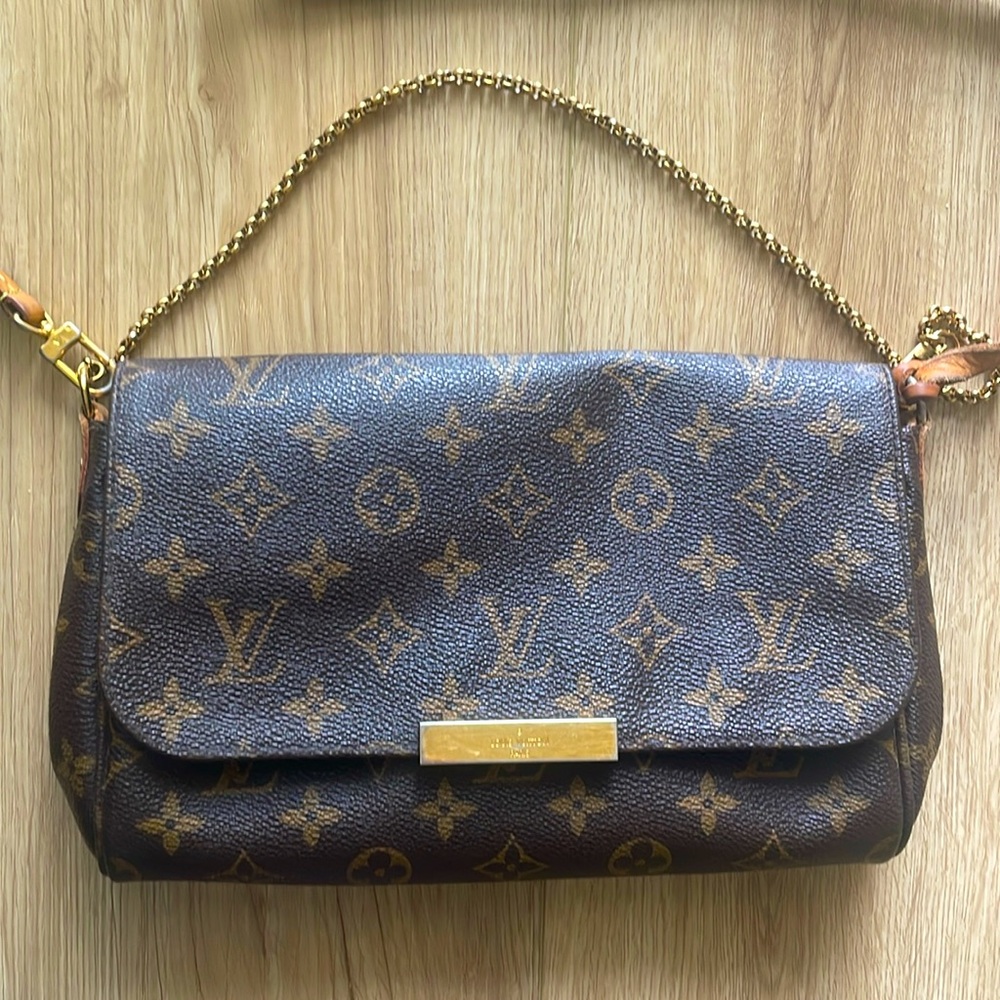 Authentic Louis Vuitton Favorite MM Crossbody bag - Picture 2 of 10